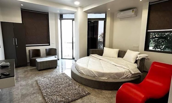 Aundh Hotel | Hotel Hill Top Inn
