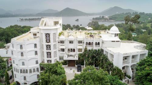 Lake Swaroop Sagar Hotel | Hotel Hilltop Palace