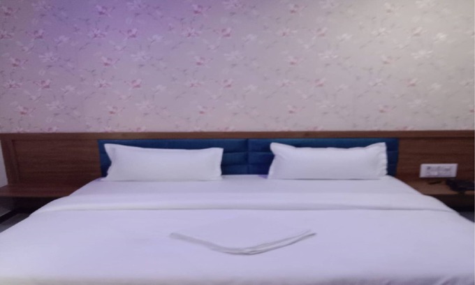Halol Hotel | Hotel HK
