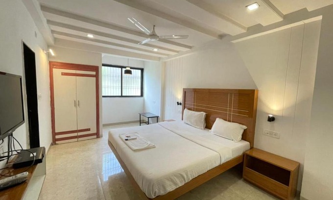 Cidco Hotel | Hotel Holiday Pride