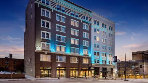 Downtown Northeast Hotel | Hotel Indigo - Omaha Downtown by IHG