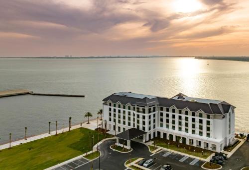 Panama City Hotel | Hotel Indigo - Panama City Marina by IHG