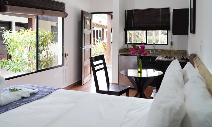 Playa Gigante Hotel | Hotel Ingigante Poolside Room
