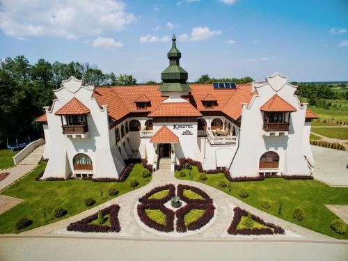 Rzezawa Hotel | Hotel Kasztel