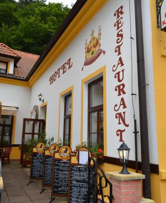 Karlstejn Hotel | Hotel Koruna