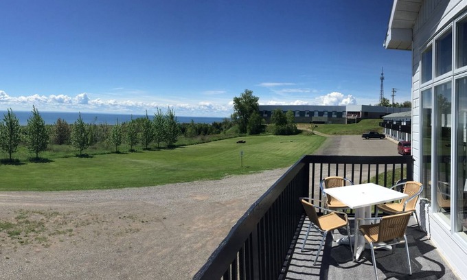 New Carlisle Hotel | Hotel La Maison Blanche