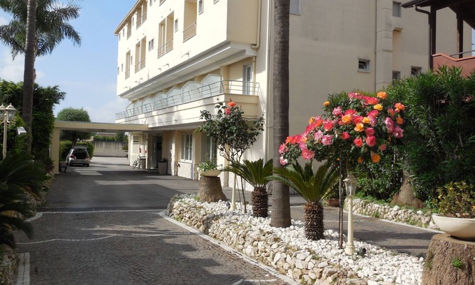 Giugliano in Campania Hotel | Hotel La Mela