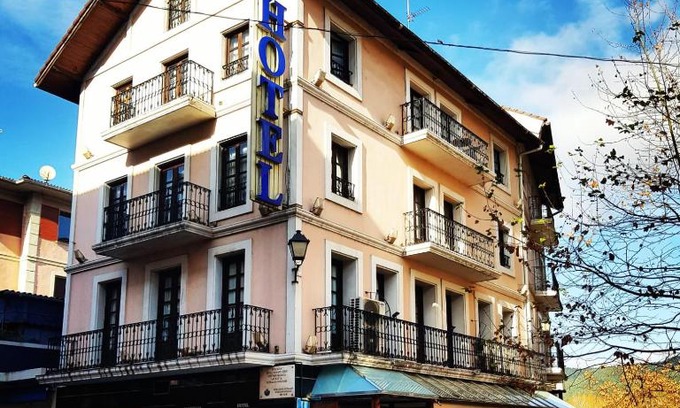 Mungia Hotel | Hotel Lauaxeta Etxea