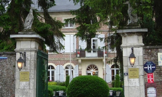 Etreaupont Hotel | hotel le clos du montvinage
