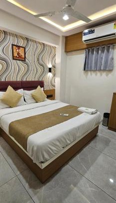 Vastrapur Hotel | Hotel Lee Grand