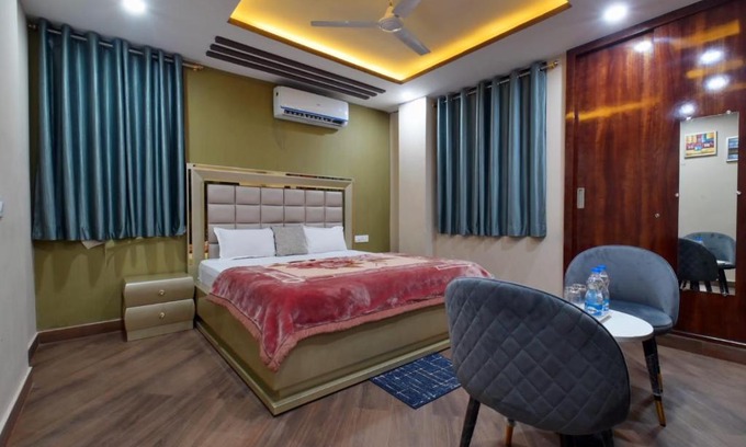 Patna Hotel | Hotel Lilac Doors