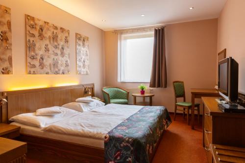 Old Town Hotel | Hotel Max Inn