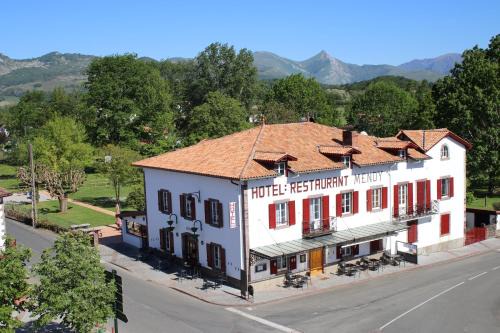 Saint-Jean-le-Vieux Hotel | Hotel Mendy