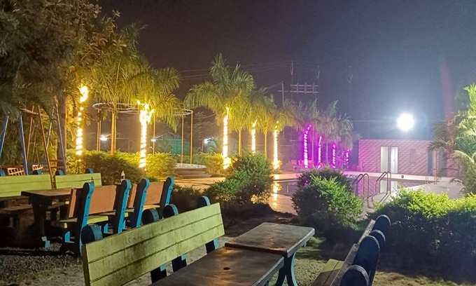Kandroli Tarf Wankhal Resort | Hotel Metro Palace Resort