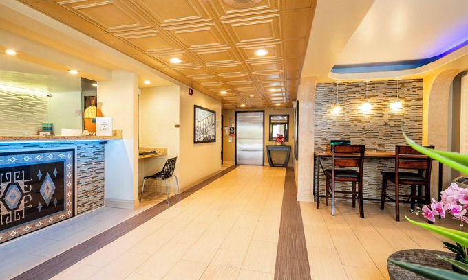 El Cerrito Hotel | Hotel Mira Vista