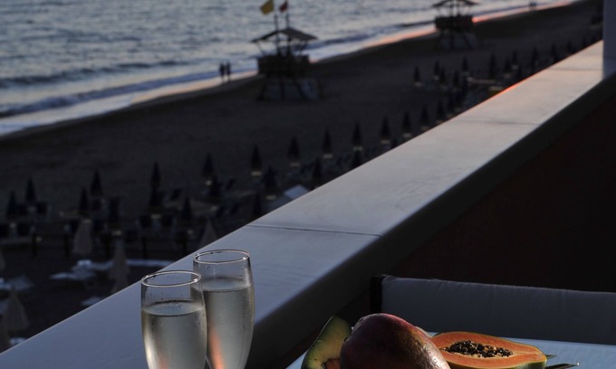 Lido di Capo Portiere Hotel | Hotel Miramare