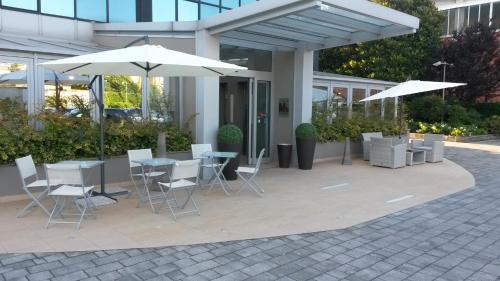 Peschiera Borromeo Hotel | Hotel Montini Linate Airport