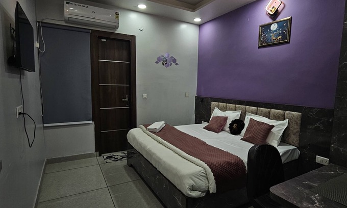 Noida House | Hotel MoonLit Noida