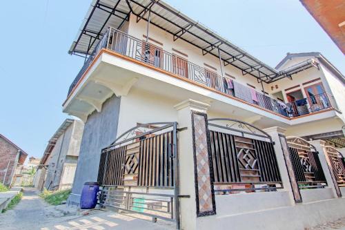 Jatibarang Hotel | Hotel O Guest House Cemara 1 Syariah