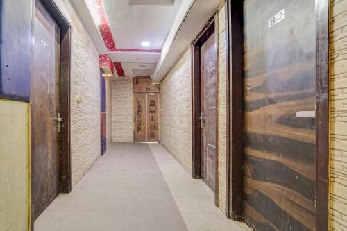 Pitampura Hotel | Hotel O LS BANQUET & ROOMS