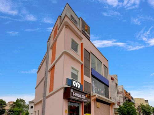 Shivalik Nagar Hotel | HOTEL O R1 HOME STAY Jwalapur Railway Station