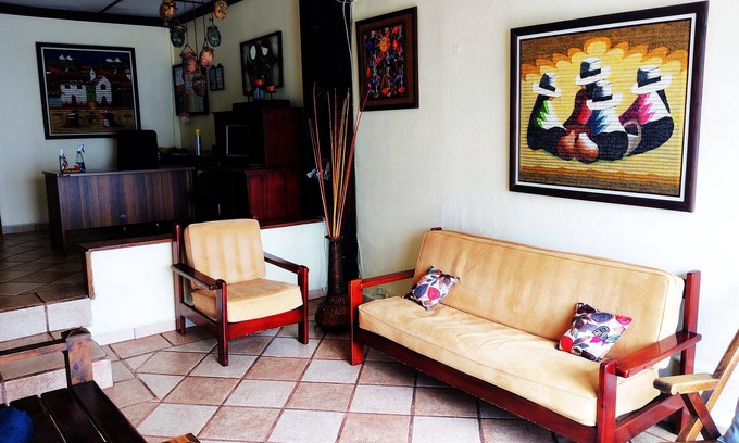 Carmen Bed & Breakfast | Hotel Pacande only 2km from airport Costa Rica