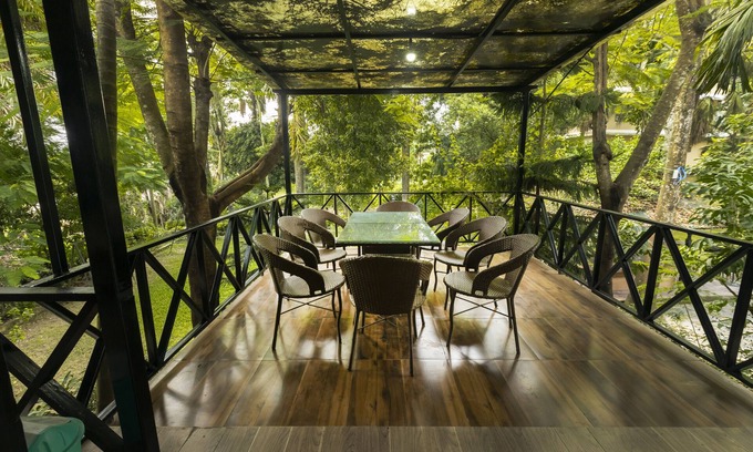 Sauraha Hotel | Hotel Parkside & Swimming Pool-Between Greenery and Azure ,Your Perfect Retreat