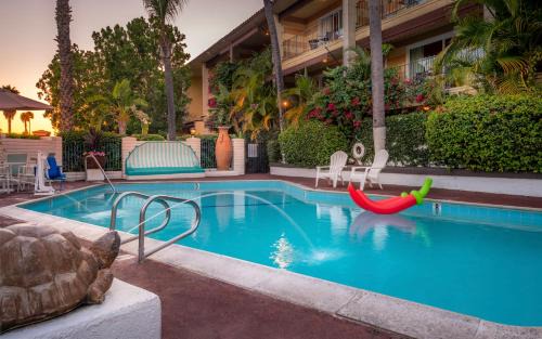 Northwest Anaheim Hotel | Hotel Pepper Tree Boutique Kitchen Studios - Anaheim