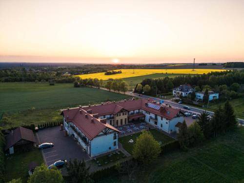 Ogrodzieniec Hotel | Hotel