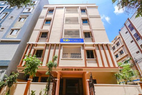 Kondapur Hotel | Hotel Prestige Castle - Nr KIMS Hospital, Kondapur