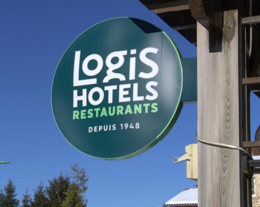 Chambon-sur-Dolore Hotel | Hotel Restaurant La Clairiere