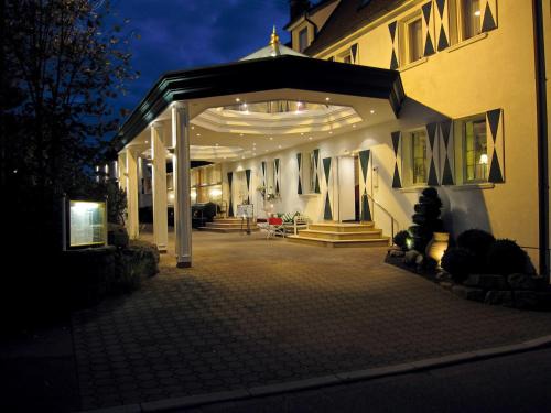 Tiefenbronn Hotel | Hotel-Restaurant Arneggers Adler