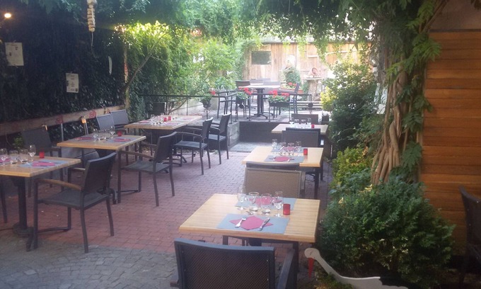 Neuf-Brisach Hotel | Hotel Restaurant Aux Deux Roses