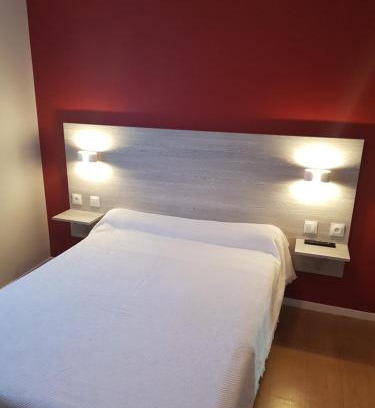 Morlaas Hotel | Hotel Restaurant Le Bourgneuf