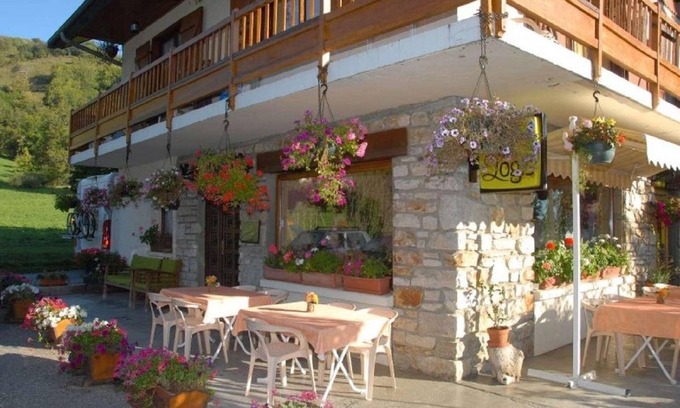 Villarembert Hotel | Hotel Restaurant Le Grillon