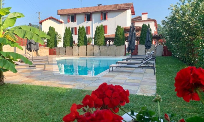 Itxassou Hotel | Hotel Restaurant Txistulari