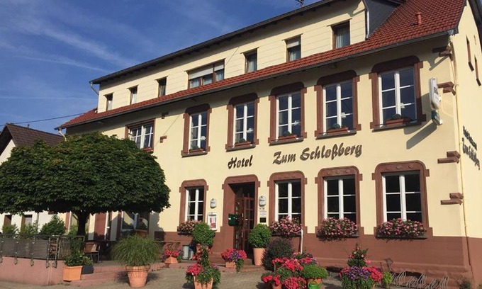 Wadern Hotel | Hotel Restaurant zum Schlossberg