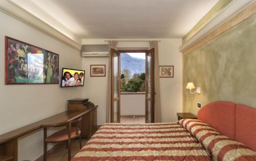 Santa Maria del Giudice House | Hotel Ristorante da Carlos