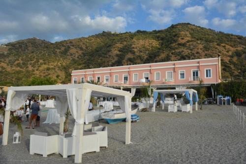 Piraino Hotel | Hotel Ristorante La Scogliera - NUOVA GESTIONE