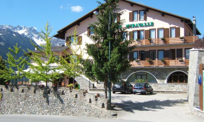 Teglio Hotel | Hotel Ristorante Miravalle