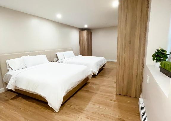 Gay Village Hotel | Hotel Saint-Andre