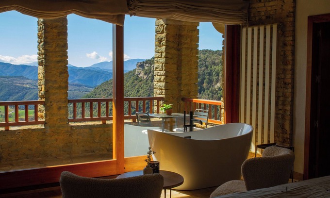 Rupit I Pruit Hotel | Hotel Santa Llucia Rupit