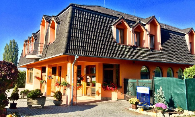 Senica Hotel | Hotel Senica, Garni