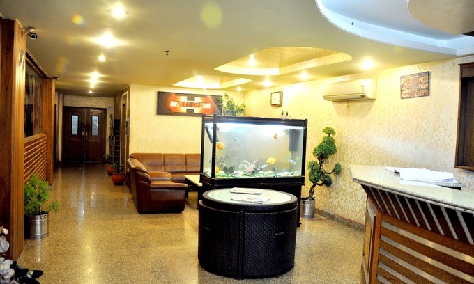 Sector 5 Hotel | Hotel Shiraaz - 2