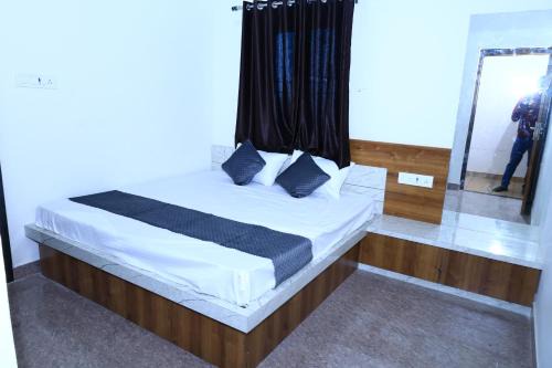 Shri Madhopur Hotel | Hotel SHIV SHAKTI PALACE