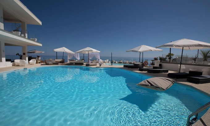 Torre Colonna-sperone Hotel | Hotel Sporting Club