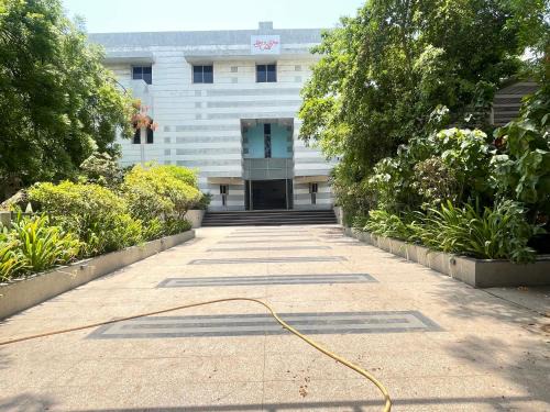 Ahmedabad Resort | hotel Sun N Step Club