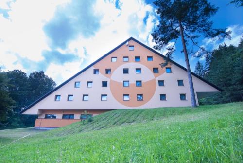 Svratka Hotel | HOTEL SVRATKA