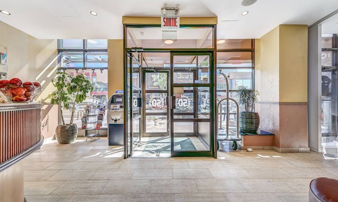 Cote-Des-Neiges—Notre-Dame-De-Grace Apartment | Hotel Terrasse Royale