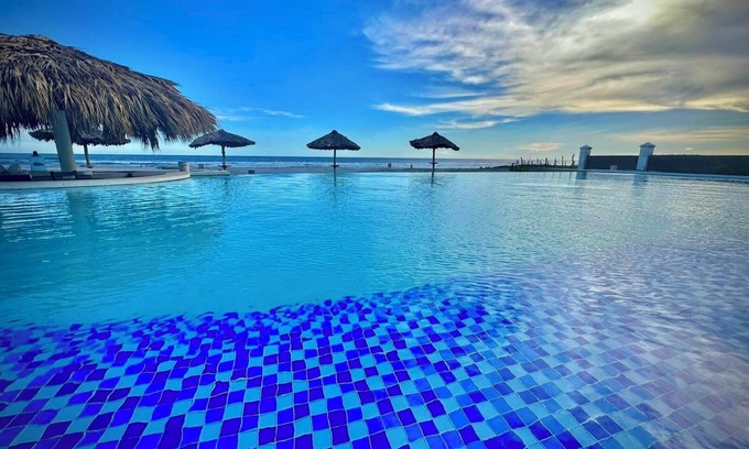 Costa Del Sol Resort | HOTEL TESORO BEACH